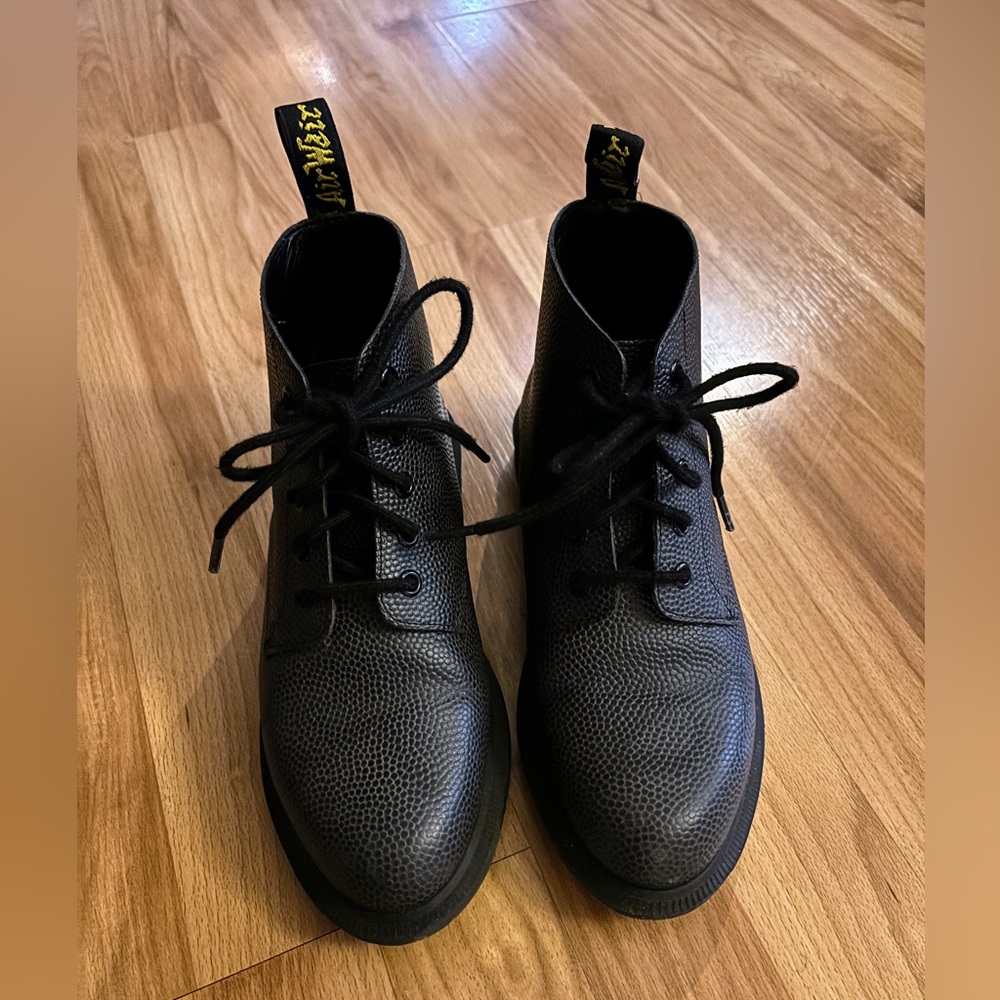 Dr. Matens Emmeline Black Pebble boot, size US6/UK4/37